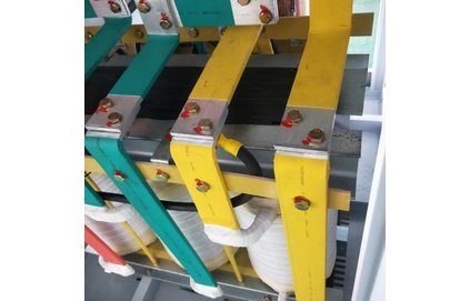 三相補償交流穩(wěn)壓電源